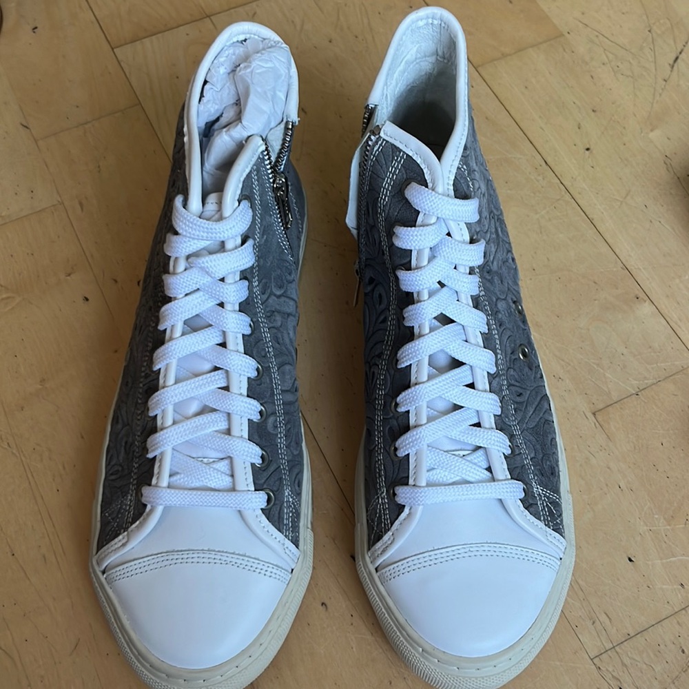Brand new slate & stone sneakers